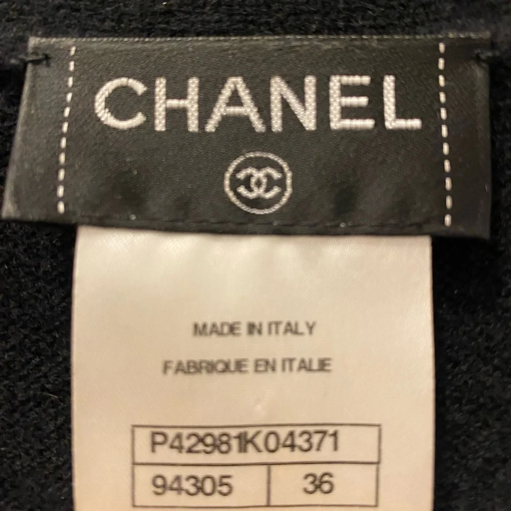 CHANEL Cashmere Sweater - Picture 3 of 6